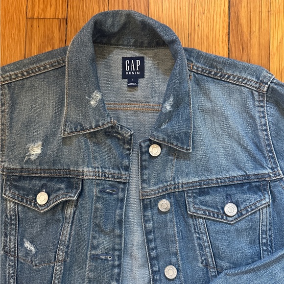 GAP Distressed Crop Icon Denim Jacket - Picture 3 of 11